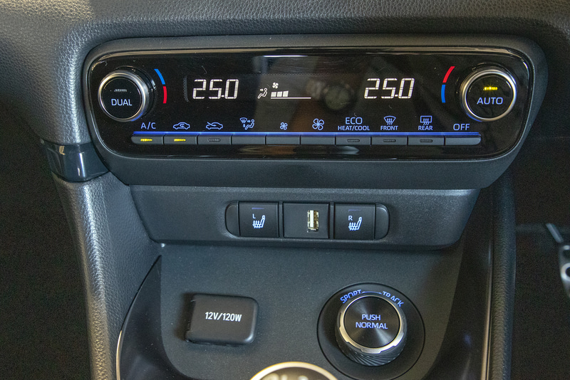 GRヤリス RZ“High Performance”の室内