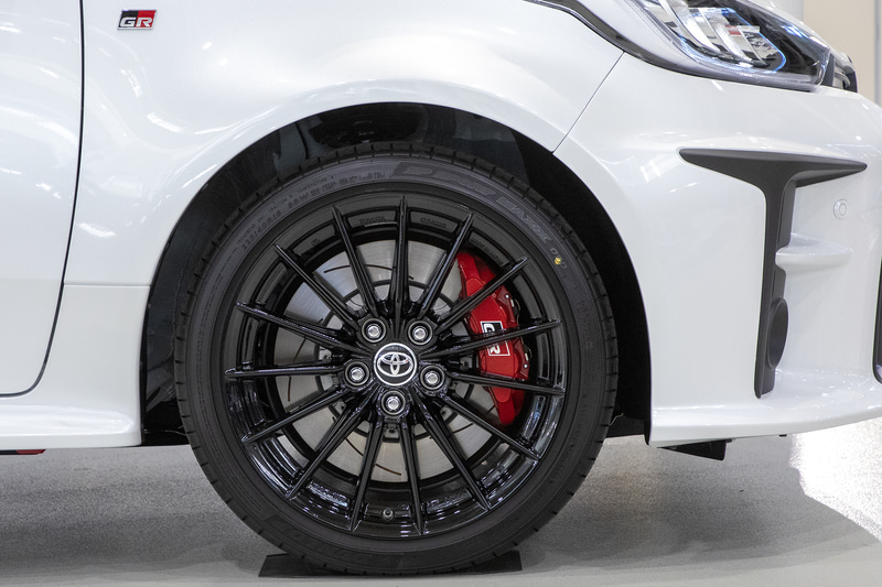 RZのフロントホイール