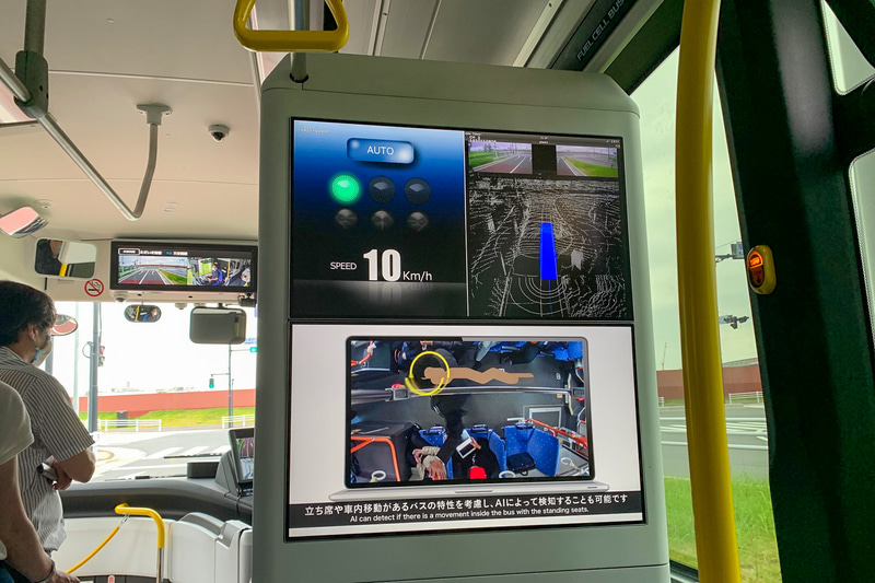 自動運転中であることを表示しているディスプレイ。たまにマニュアルになります