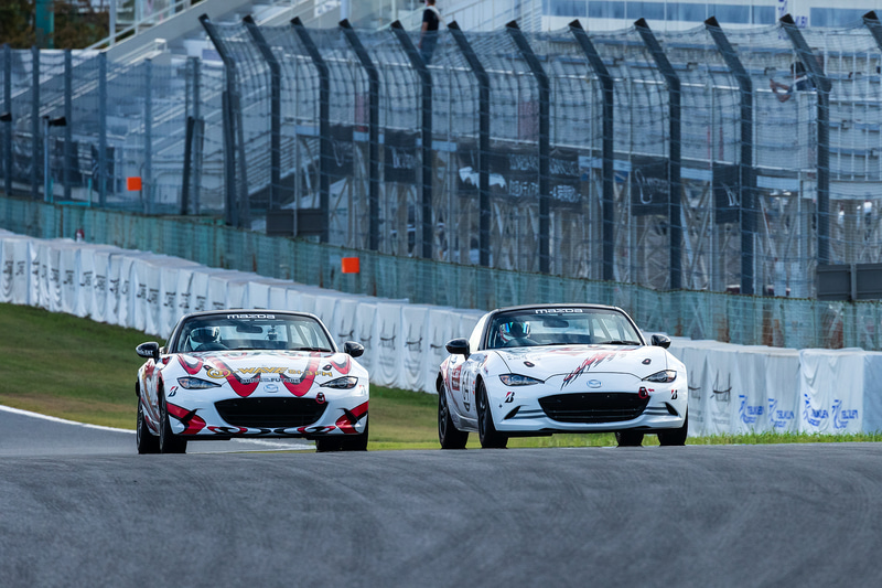 石川氏のドライブでチームCar Watchロードスターは順調に周回を重ねていく