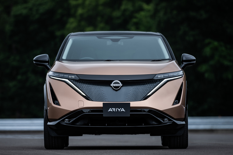 新型クロスオーバーEV（電気自動車）「アリア」