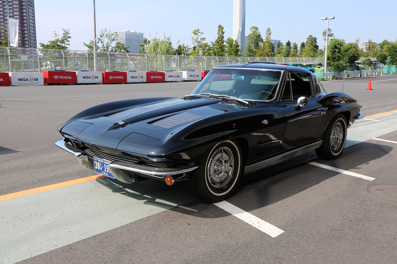 GMシボレー コルベット スティングレイ