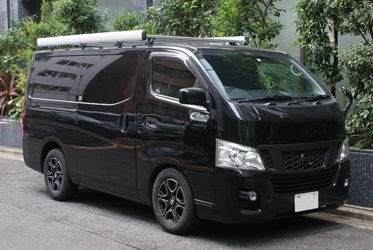 日産・キャラバン/ロングボディ標準ルーフ（2012年6月～）、最大積載重量90kg（キャリア重量除く）、外寸2825×1500mm（縦×横）、製品重量27kg