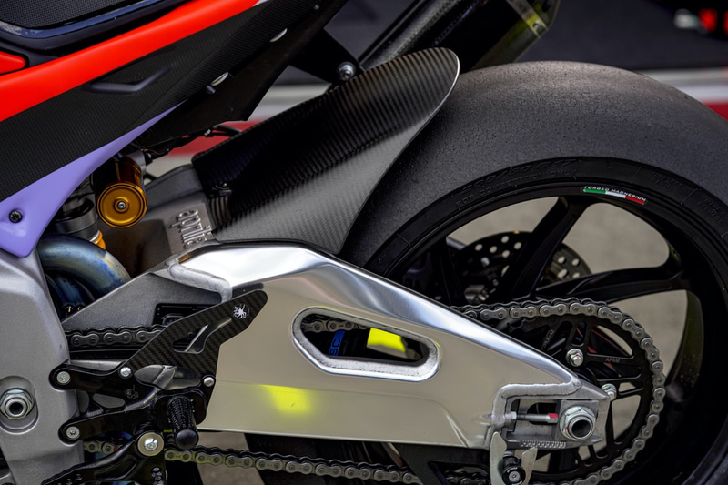 リアタイヤフェンダー