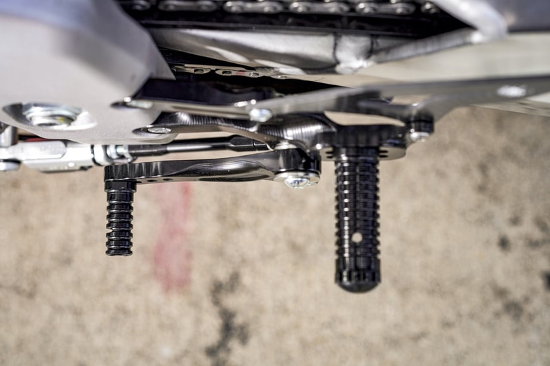 ブレーキペダル