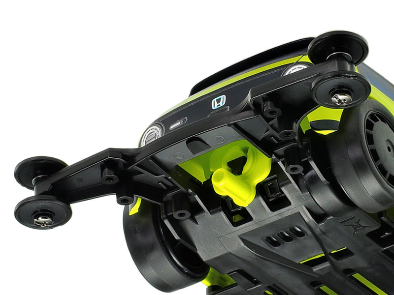 リアローラーステー内側のボディキャッチは少ない動きで脱着が可能