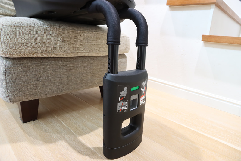 Wサポートレッグ。こちらもしっかりとフロアで支えられるとインジケーターが緑に