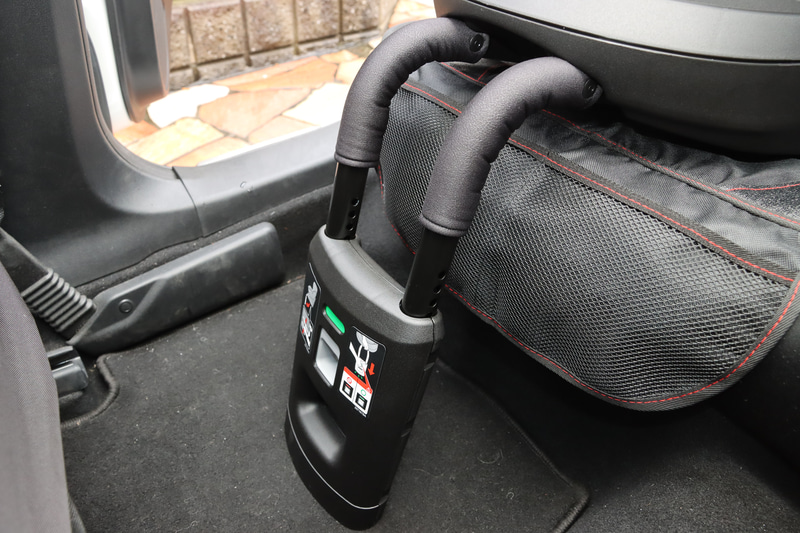 キチンと本体を支えた状態でロック（インジケーターが緑）になれば完了