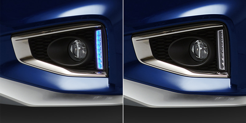 エルグランドAUTECHの外観ではダーククロム フロントグリルを採用するとともに、専用のフロントプロテクター（メタル調フィニッシュ）、シグネチャーLED、サイドシルプロテクター（メタル調フィニッシュ）、リアバンパーフィニッシャー（メタル調フィニシュ）、18インチアルミホイール&タイヤを装備。フロントとリアにはAUTECHエンブレムも付く