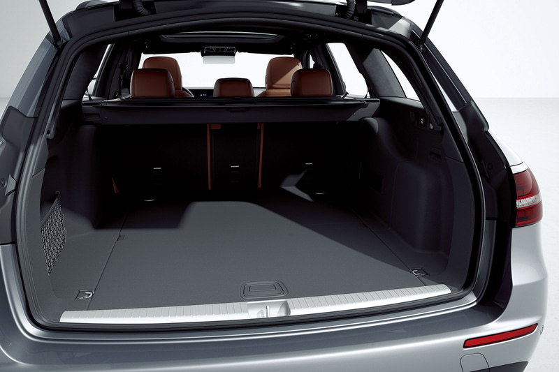 セダンとステーションワゴンのトランク＆ラゲッジスペース