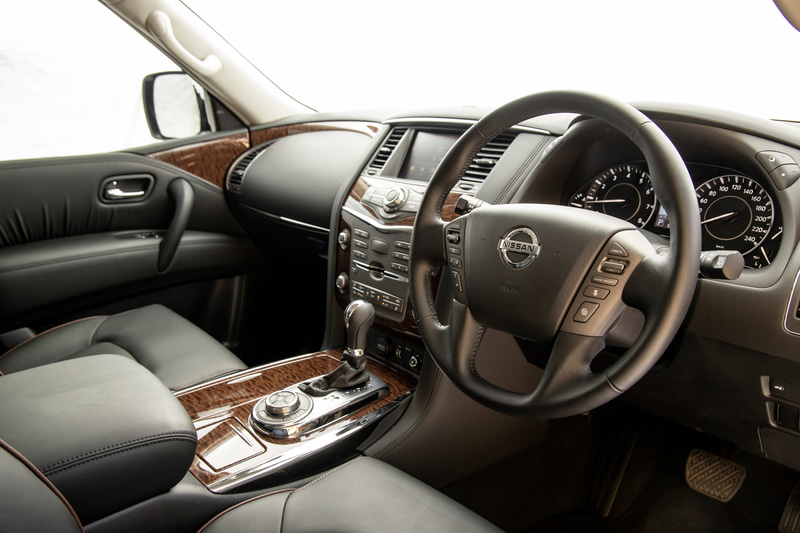 新型「パトロール」のインテリア