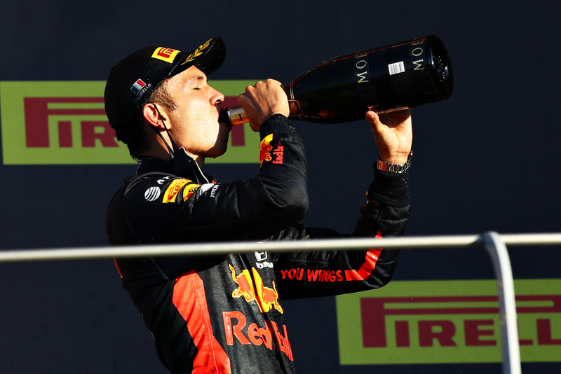 F1第9戦 トスカーナGP決勝、自身初の3位表彰台を獲得したレッドブル・ホンダのアレクサンダー・アルボン選手　（C）Getty Images / Red Bull Content Pool