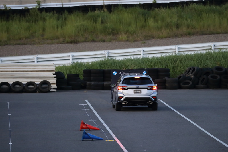 車両に対するプリクラッシュブレーキの制動可能速度が従来の50km/hから60km/hに引き上げられた