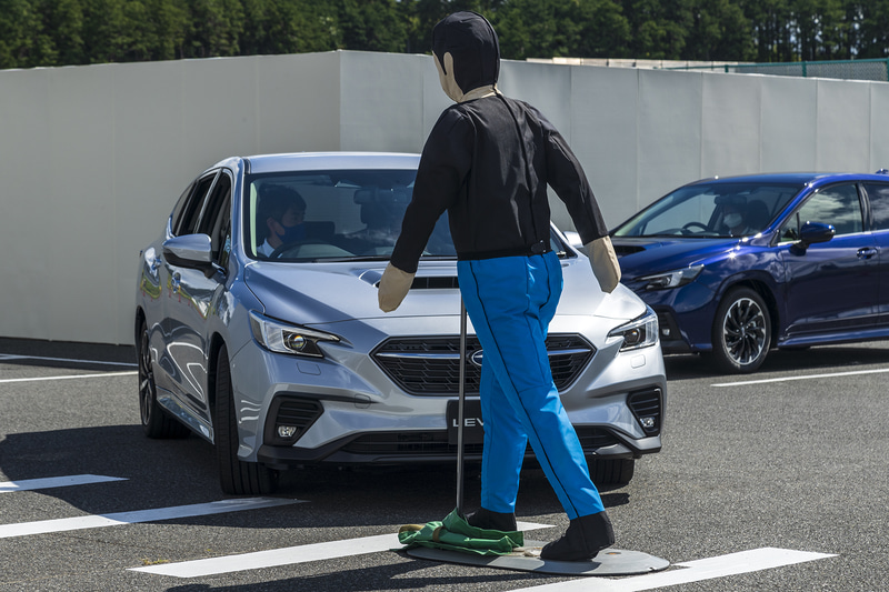 交差点でのアイサイトXを体感した