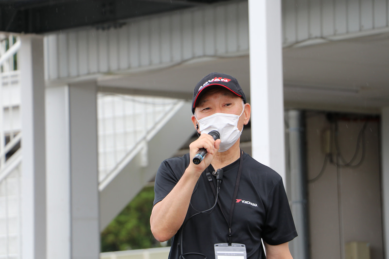 20年以上前から積極的にドライビングスクールを開催している日下部保雄氏。「ブレーキ」「荷重移動」「アクセルワーク」の3つの連続した動作がとても重要だと説く