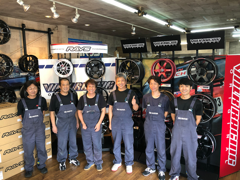 ホイールに関する知識と経験が豊富なスタッフがそろう