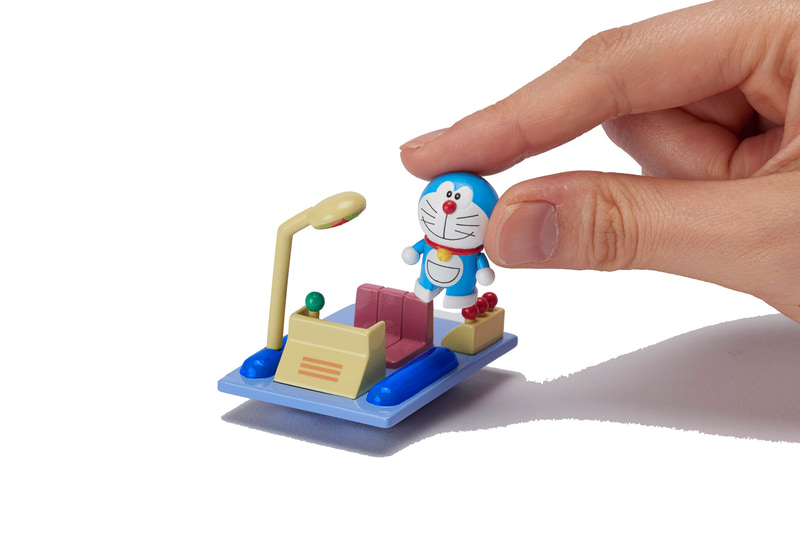 ドリームトミカ ライドオン R04「ドラえもん×タイムマシン」。ドラえもんとタイムマシンがフィギュアとトミカに。1000円（税別）