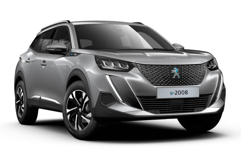 発売時からガソリンモデルとEVモデルをラインアップして選択肢を増やした