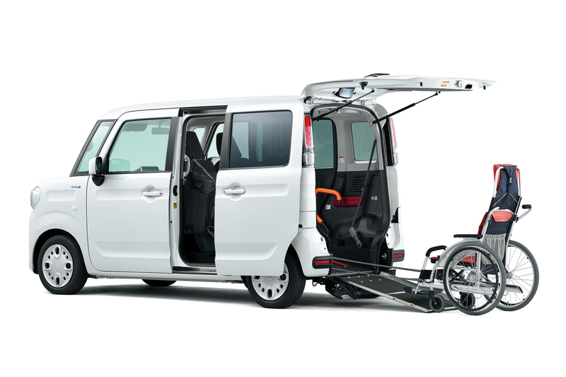 スペーシア 車いす移動車 HYBRID X（ピュアホワイトパール）