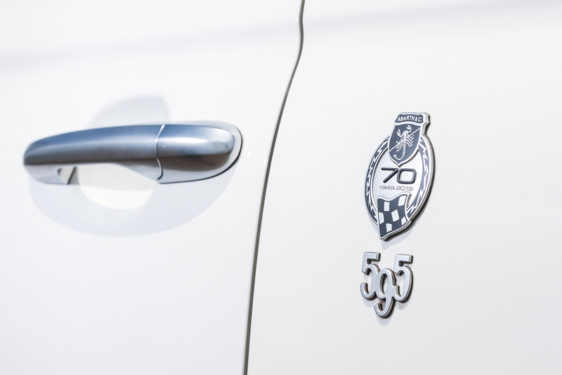 70周年記念限定エンブレム