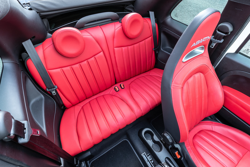 2名分のリアシート