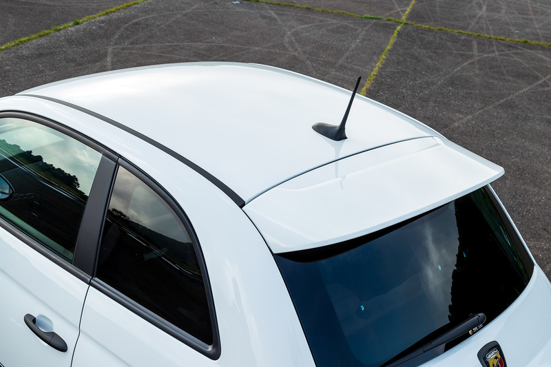 ルーフの開かないメタルトップモデル