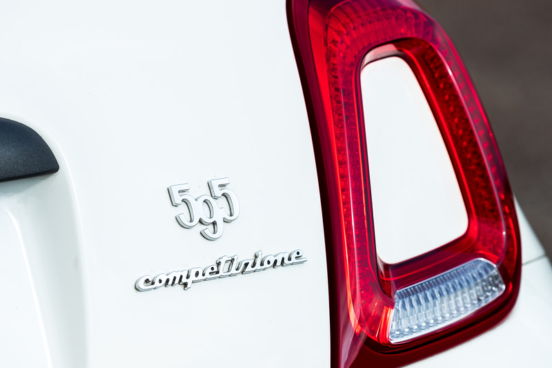 595 コンペティツィオーネのバッヂ