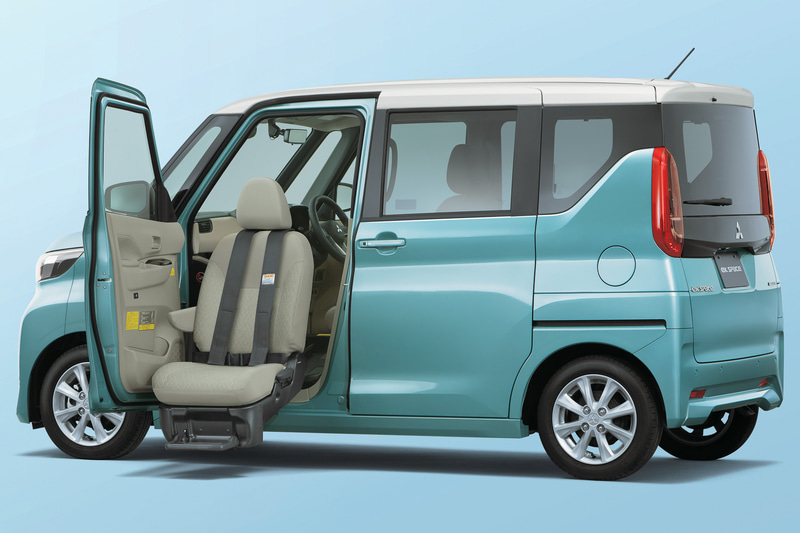 「eKスペース」の福祉車「助手席ムービングシート仕様車」