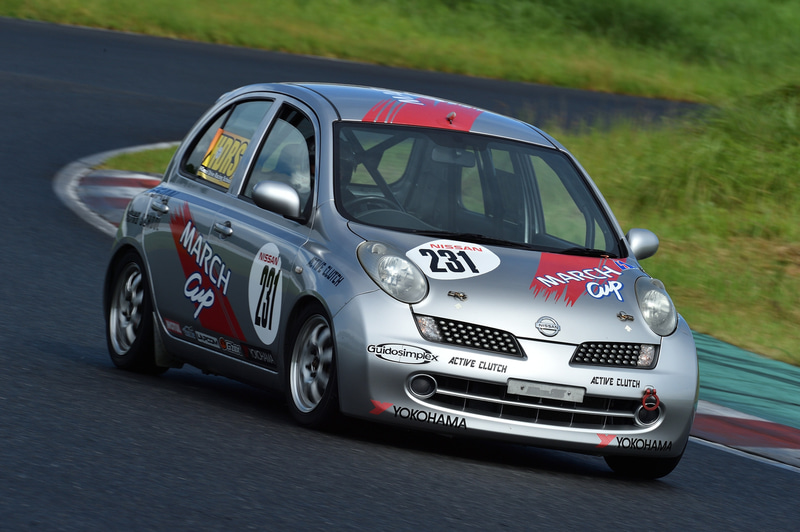 レーシングマーチにはレンタル車両もあり、参加申し込み時に事前申請しておけばレンタル可能。1日のレンタル費はこれまた破格の2万円！　安っ！