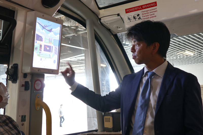 BOLDLYの佐治氏の操作で運行中