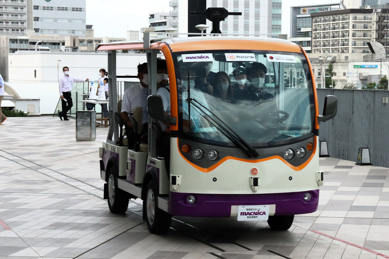 同時にDispatcherで運行する自律走行低速電動カート「Percepth」