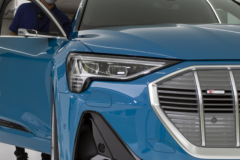 マトリクスLEDヘッドライトの点灯パターン。消灯時