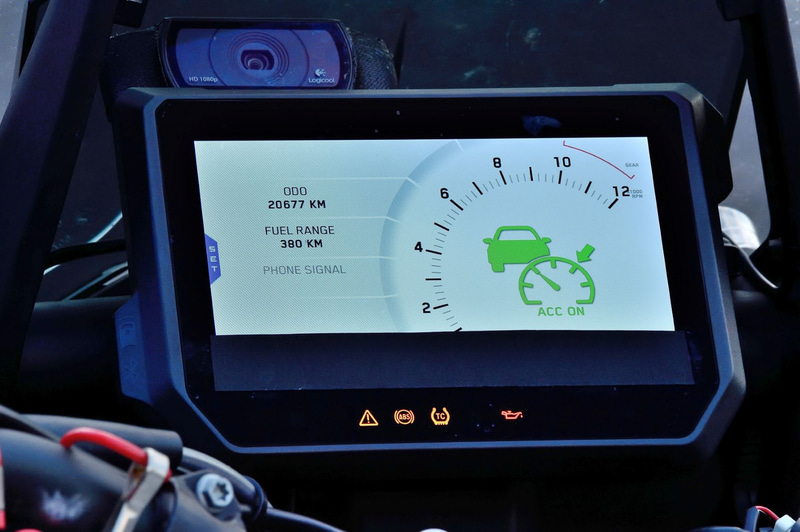 ACC作動時はメーター内に分かりやすく表示される