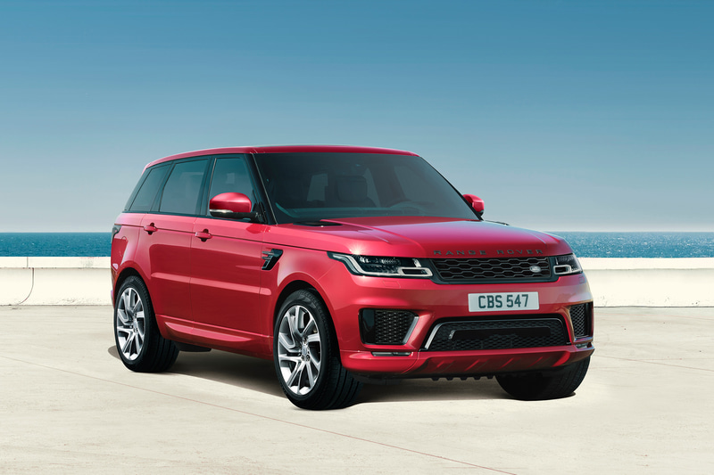 直列6気筒INGENIUMディーゼルエンジンを新しく導入。そのほかに、3種類のガソリンエンジン搭載モデルやプラグインハイブリッド搭載モデルもラインアップ