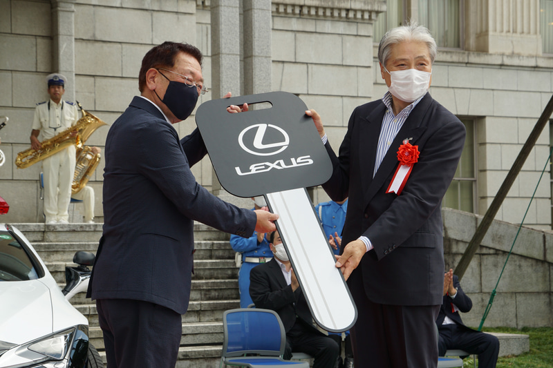 栃木県警察レクサスLCパトカー寄贈式