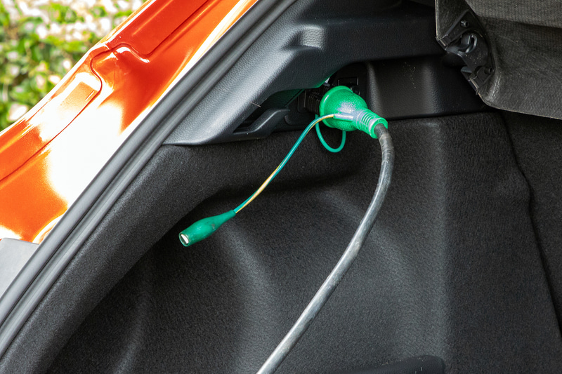 給電が可能なトヨタ車の紹介とシステムの使用法の解説