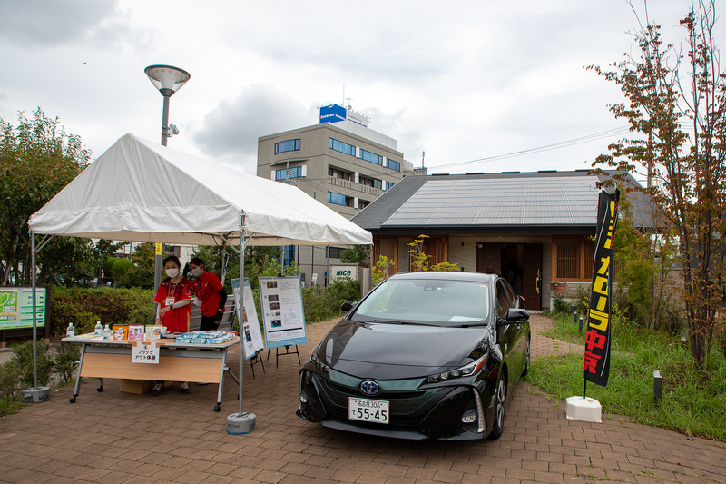 とよたエコフルタウン内のモデルハウスを使用したブラックアウト体験も行なわれていた。同時にヴィーグルパワーコネクターの使用法を実車を使って体験できるコーナーも設けていた