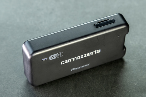 ネットを定額で使いたい放題、パイオニアの車載用Wi-Fiルーター「DCT