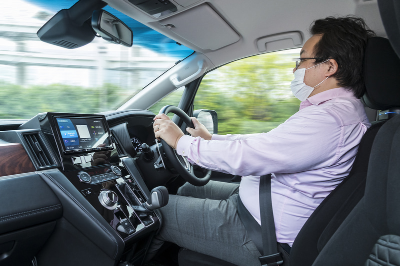 音楽ストリーミングサービスを使えば1人でのドライブも楽しい