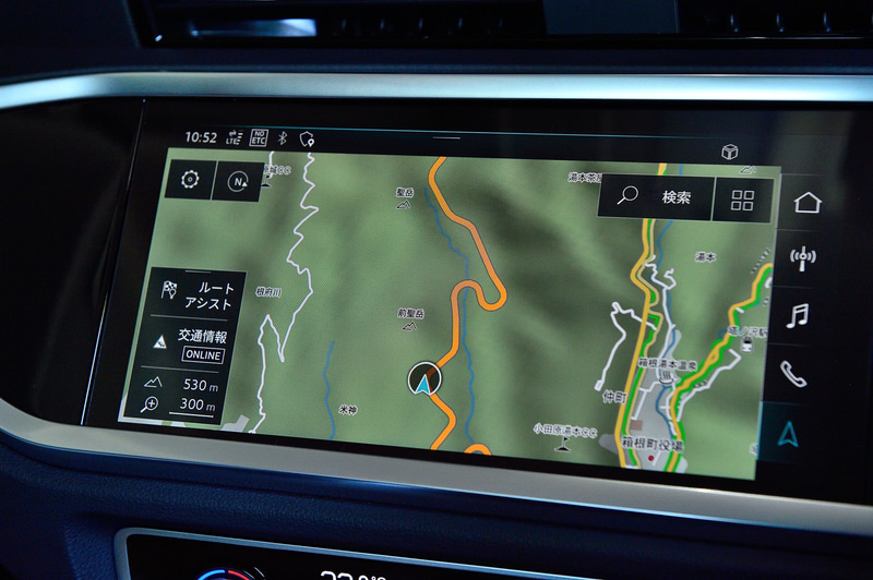 高解像度10.1インチタッチパネルディスプレイでは、カーナビのほか、各種設定を変更可能。また、「Apple CarPlay」や「Android Auto」にも対応する