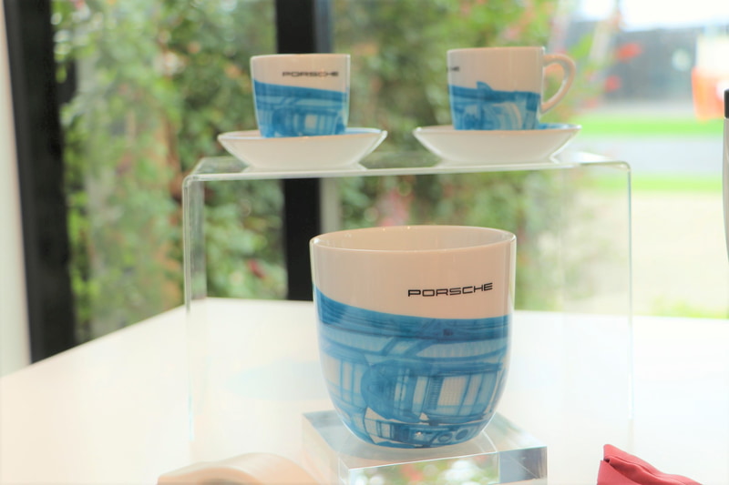 コレクターズカップNo.1　価格3025円。コレクターズエスプレッソNo.1　価格5995円