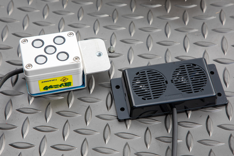 一体式との比較。一体式も併売しているが構成部品の一部が欠品しているため在庫切れが続いている状態。セパレート式はふつうに購入できる