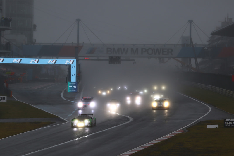 グループ2も雨の中でのスタートとなった