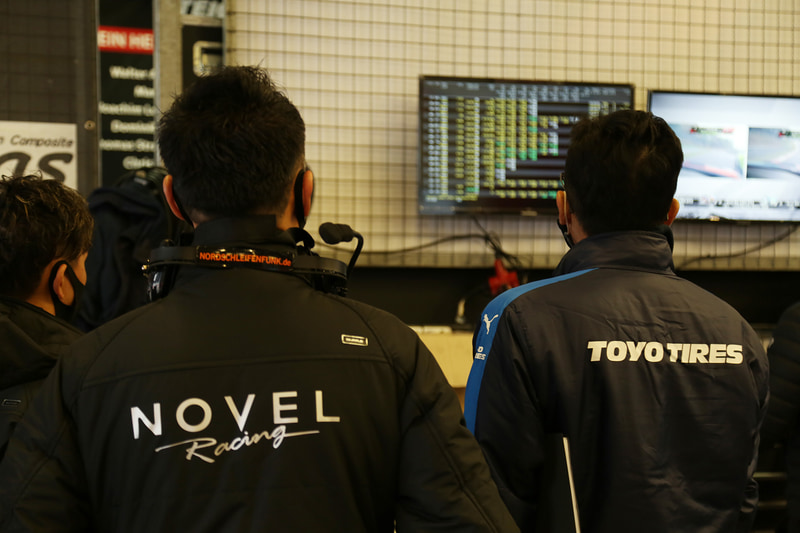 Novel Racingとタッグを組み10年ぶりにニュルに復帰したTOYO TIREとNovel Racingのピット