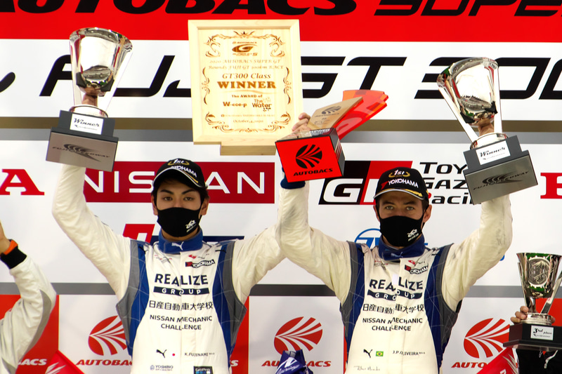 優勝した56号車 リアライズ 日産自動車大学校 GT-R（藤波清斗/J.P.デ・オリベイラ組）
