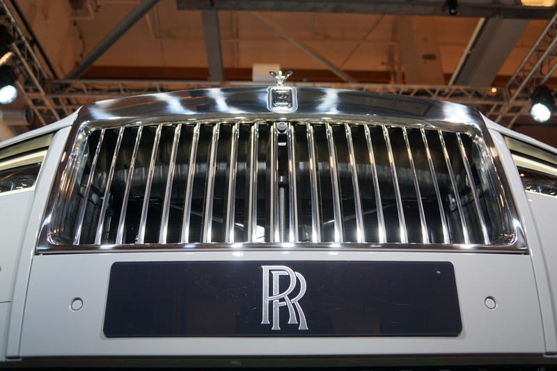 20個のLEDが採用されているグリル