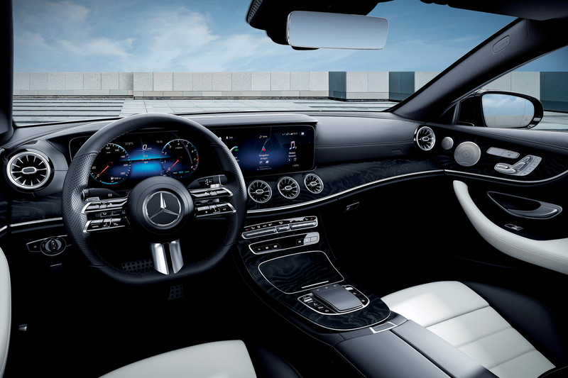 E 200 クーペのインテリア