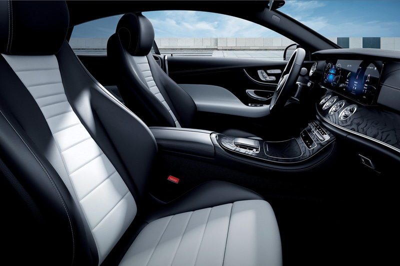 E 200 クーペのインテリア