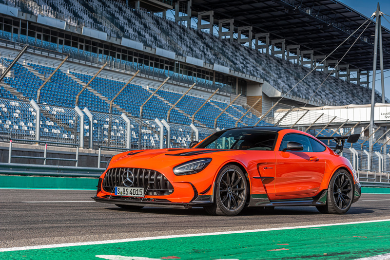 車高は走行シーンに合わせて、出荷時から最大10mm下げられる