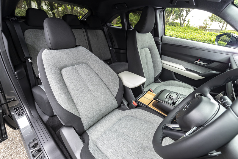 内装は、それぞれの素材のよさをそのまま表現している